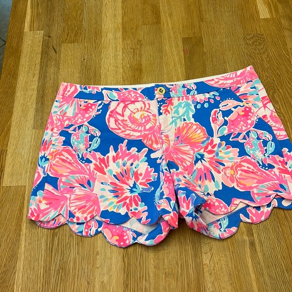 Lilly Pulitzer Pants - Lilly Pulitzer buttercup stretch shorts, 14